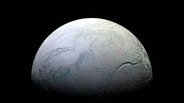 Không phải Titan hay Europa. Enceladus mới là nơi có thể xuất hiện sự sống nhất